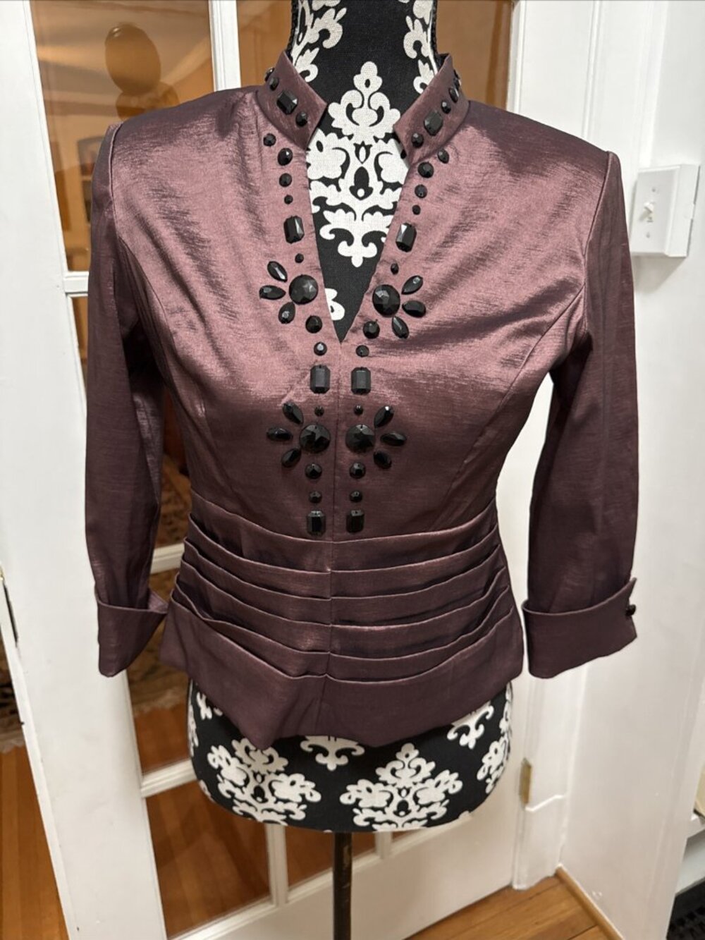 J R Nites Petite 4P Satin Pullover Jacket Top Plum Zip Back Pleated Peplum "V"